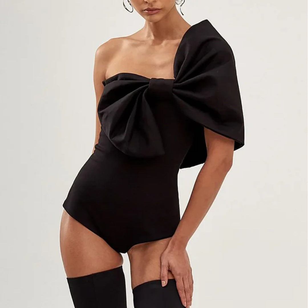 Damen Einschnitt Badeanzug mit voluminösem Schleifen-Detail und elegantem Wickelrock Drune