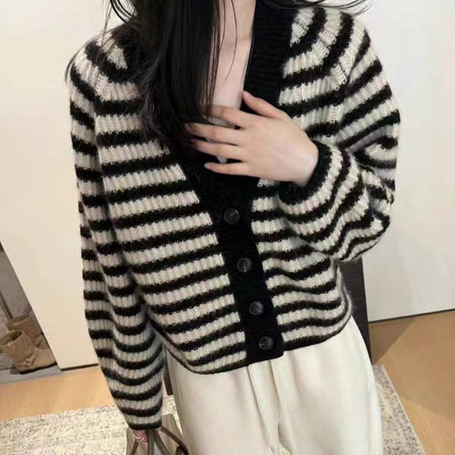 Damen gestreifte Strickjacke mit weitem Schnitt und Knopfdetails Drune