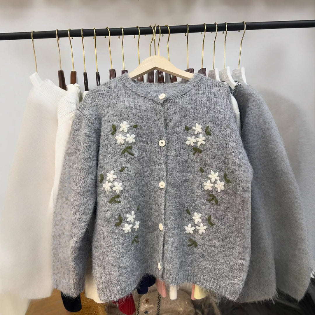 Damen gestrickter Cardigan mit floralen Stickereien Drune