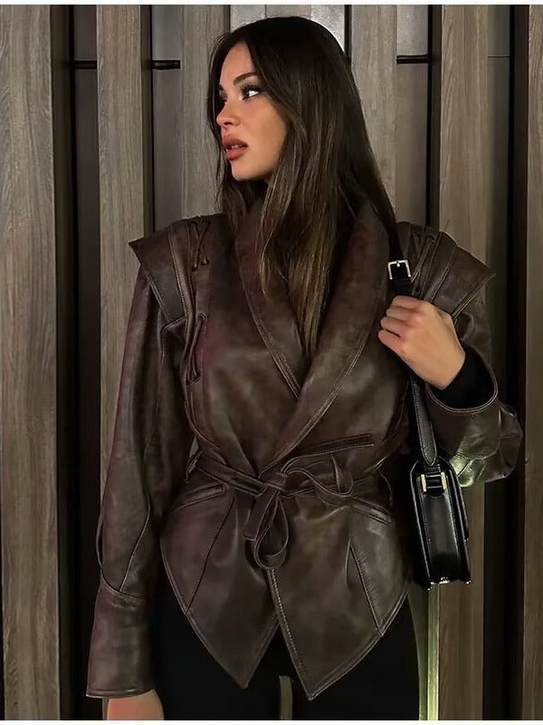 Damen taillierte Kunstlederjacke mit verspieltem Schnürdetail Drune