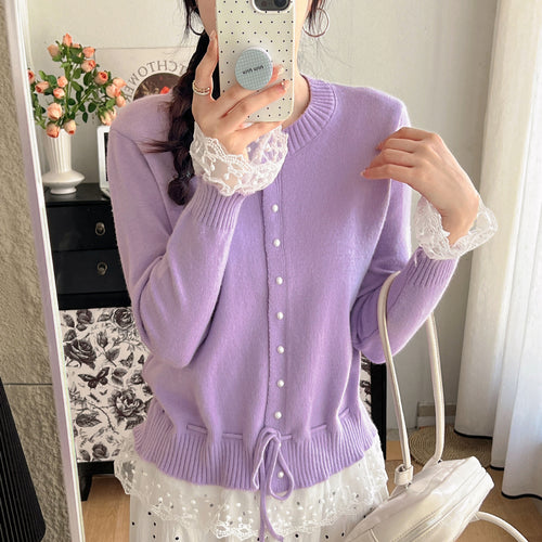 Damen Strickjacke mit Rüschendetails und dekorativen Perlenknöpfen Drune