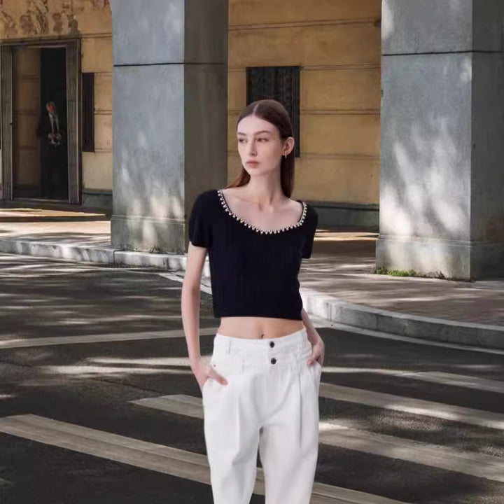 Damen Modisches Crop-Top mit elegantem Rundhalsausschnitt und dekorativen Knopfdetails Drune