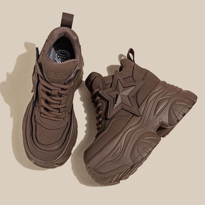Damen Sportliche Plateau-Sneaker mit markantem Sternapplikation Drune