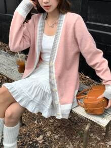 Damen modische Strickjacke mit kontrastierenden Absetzungen und klassischen Knopfdetails Drune