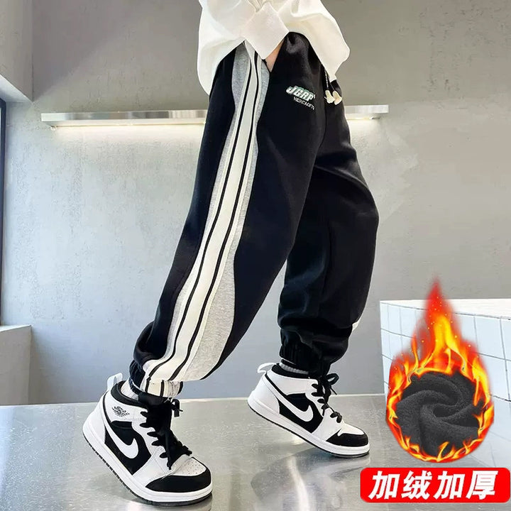 Herren sportliche Jogginghose mit seitlichem Streifendetail Drune