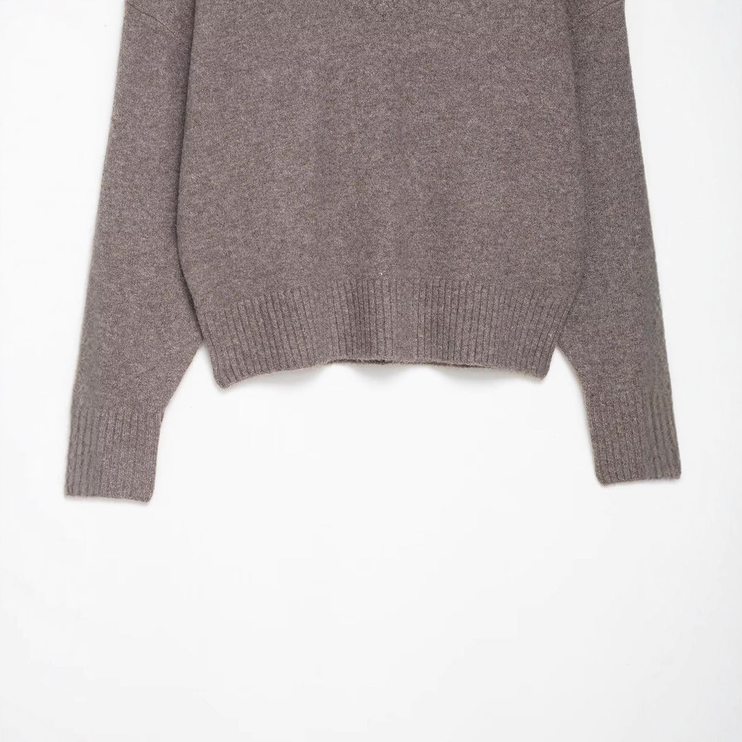 Damen Pullover mit V-Ausschnitt und feinem Strick Drune