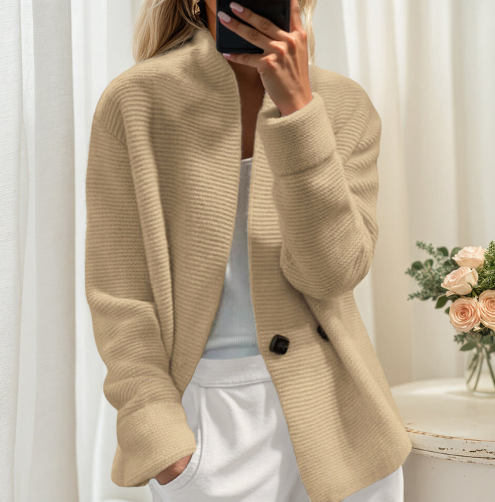 Damen Strickjacke mit hohem Kragen und stilvollem Knopfverschluss Drune