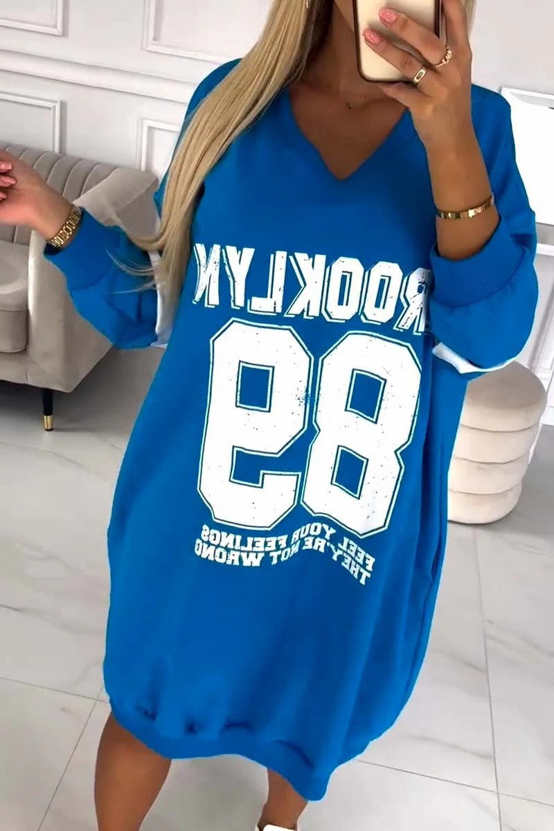 Damen Oversized Kleid mit sportlichem Grafikdruck und tiefem V-Ausschnitt Drune