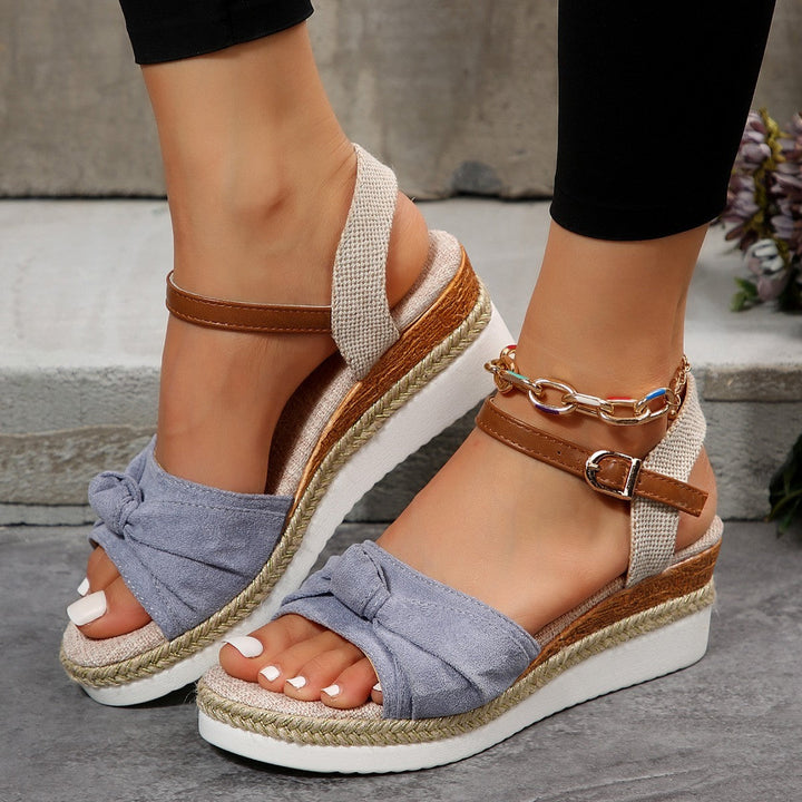 Damen Wedge-Sandalen mit raffiniertem Knoten-Detail und komfortablem Fußbett Drune