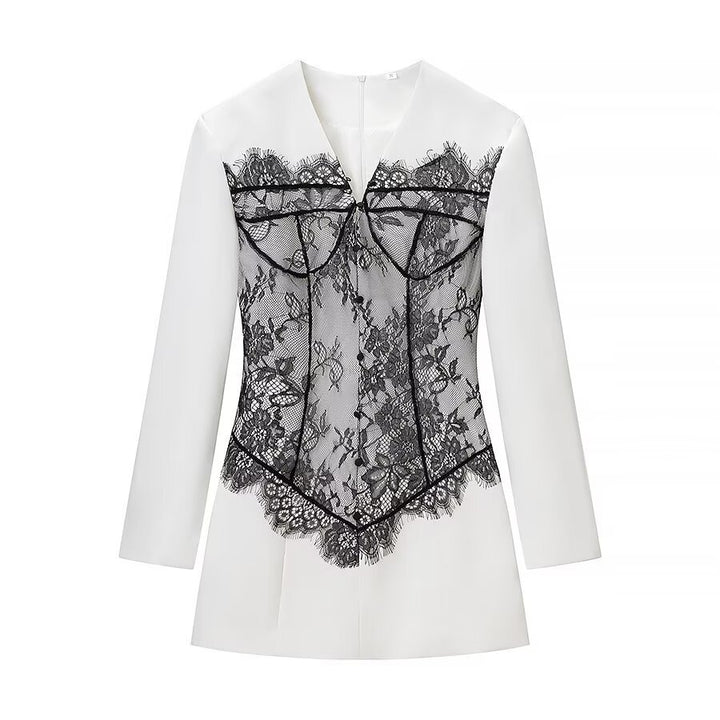 Damen Spitzenkleid mit raffiniertem Design und eleganten Details Drune