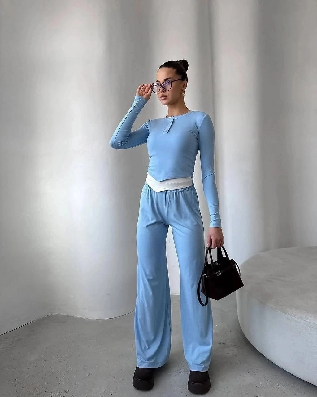 Damen gemütlicher Loungeanzug mit Langarmoberteil und weiter Hose Drune