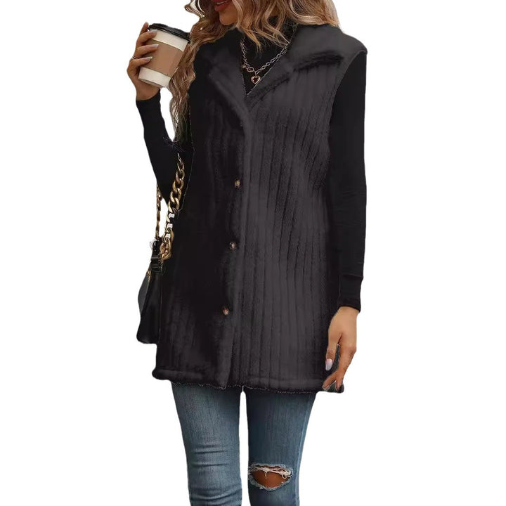Damen Strickweste mit samtiger Oberfläche und modernen Knopfdetails Drune
