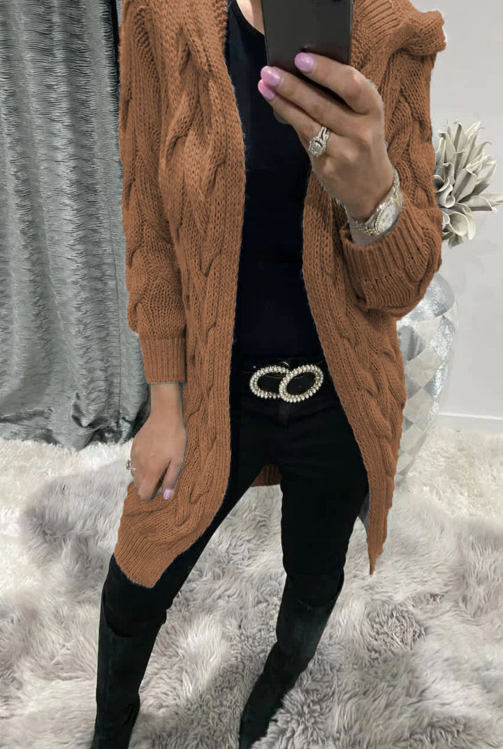 Damen Strickjacke mit tiefen Taschen und kunstvollem Zopfdesign Drune