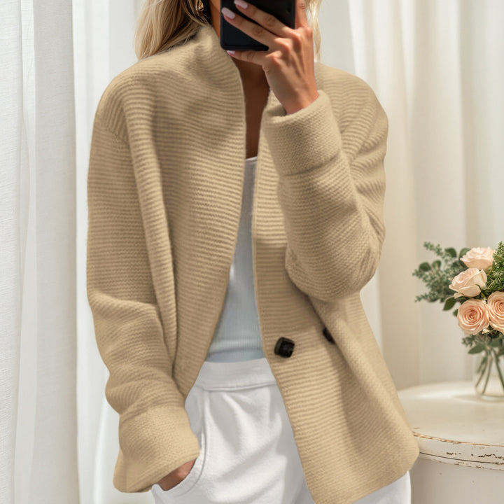 Damen Strickjacke mit hohem Kragen und stilvollem Knopfverschluss Drune