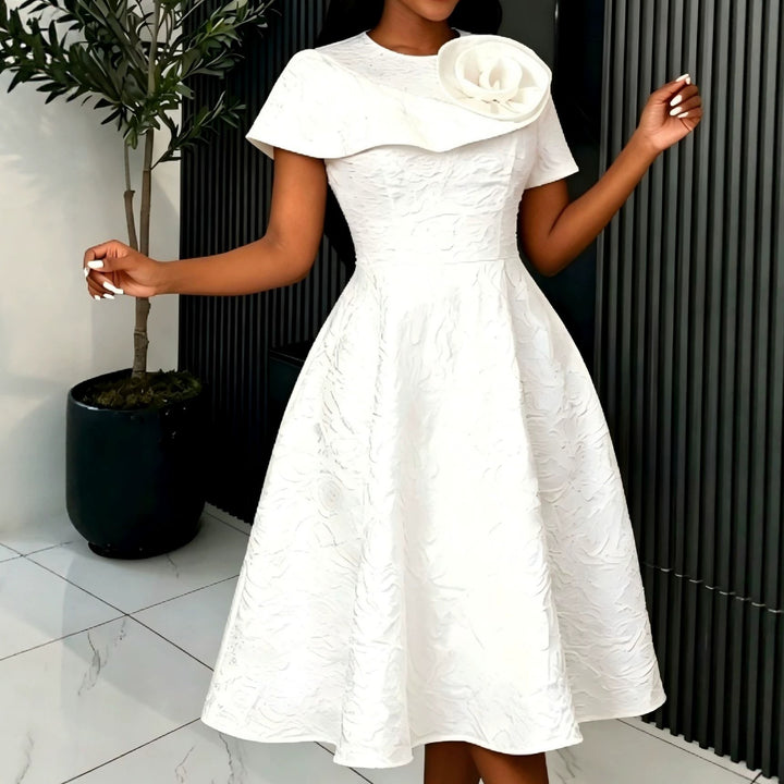 Damen festliches Kleid mit kunstvollem Blumendekor und wunderschöner Drapierung Drune