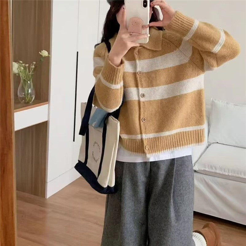 Damen Modischer Strickcardigan mit eleganten Streifen und Holzknöpfen Drune