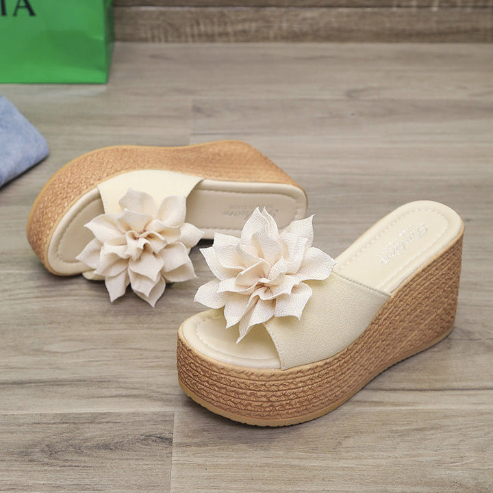 Damen Wedge-Sandalen mit floralen Applikationen und bequemem Fußbett Drune