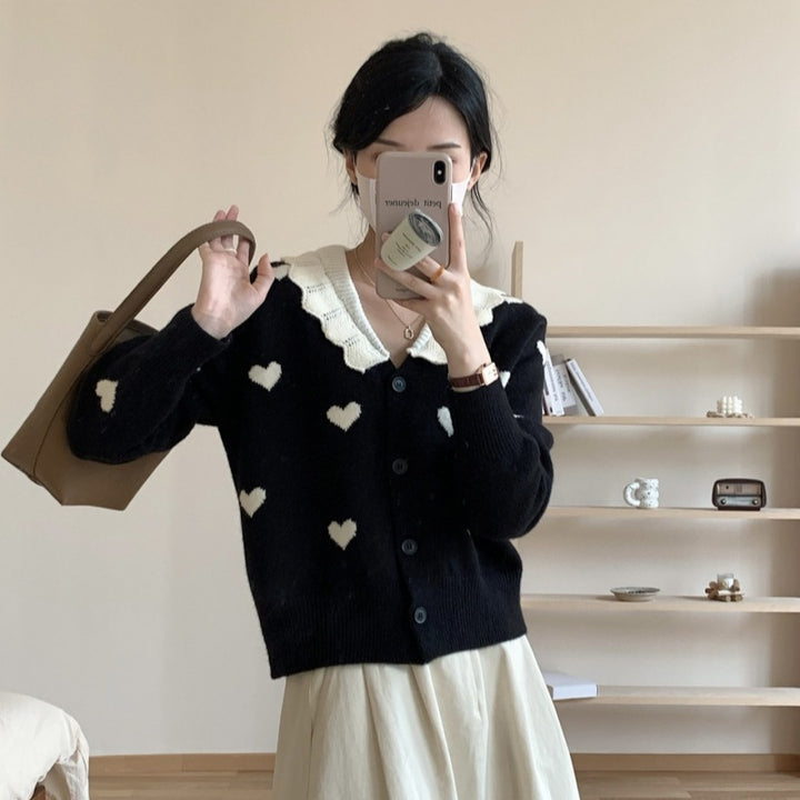 Damen Strickjacke mit Herzmuster und klassischem Kragen Drune