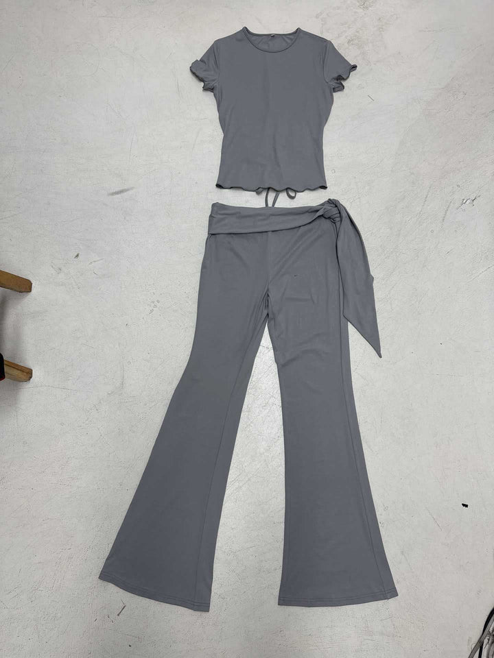 Damen lässiges Freizeit-Set mit leichtem T-Shirt und hochwertigen Flared-Hosen Drune