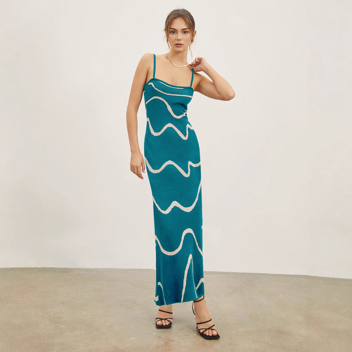 Damen Maxikleid mit modernem Wellenmuster und feinen Spaghettiträgern Drune