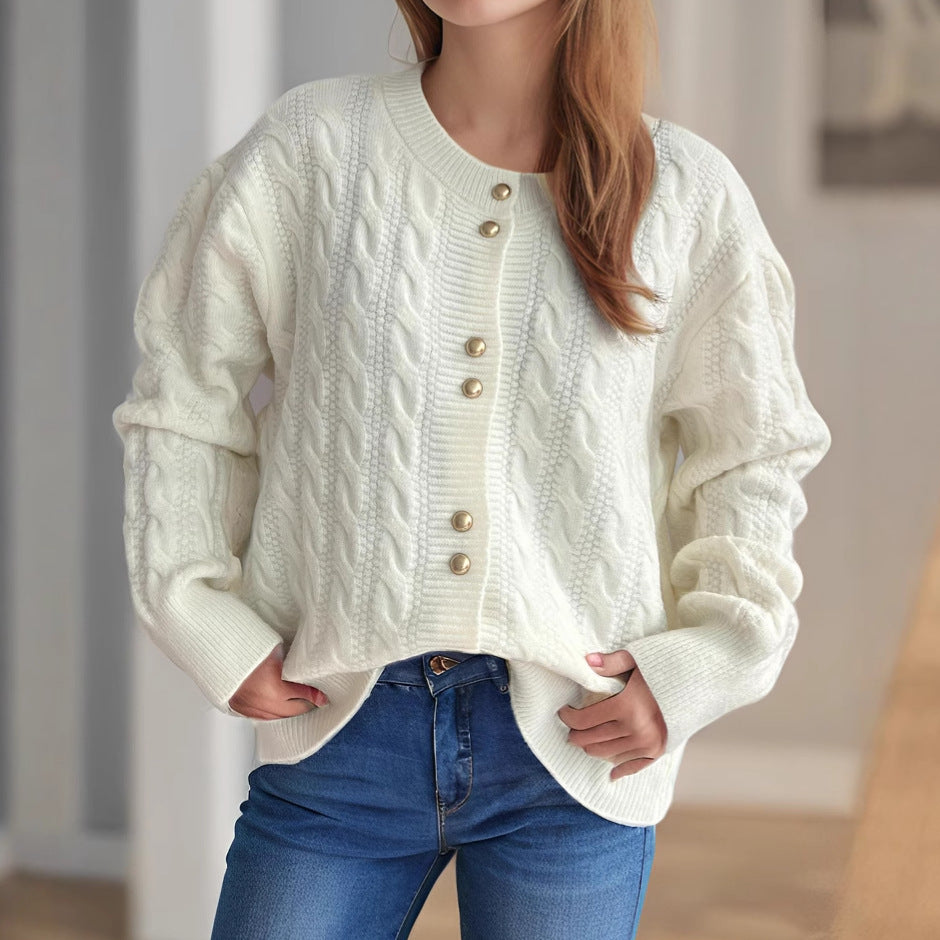 Damen Strickjacke mit eleganter Zopfmusterstruktur und dekorativen Knöpfen Drune