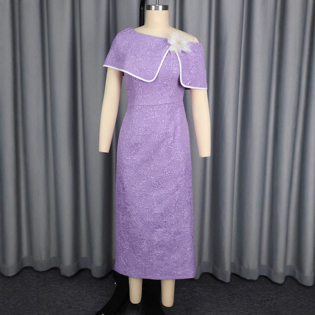 Damen elegantes Maxikleid mit asymmetrischem Rüschendesign und floralem Akzent Drune