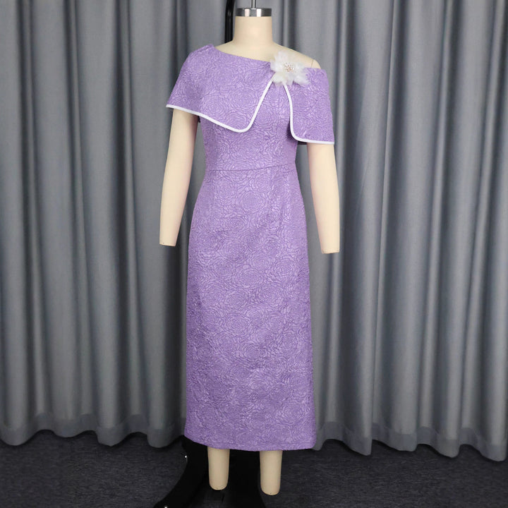 Damen elegantes Maxikleid mit asymmetrischem Rüschendesign und floralem Akzent Drune