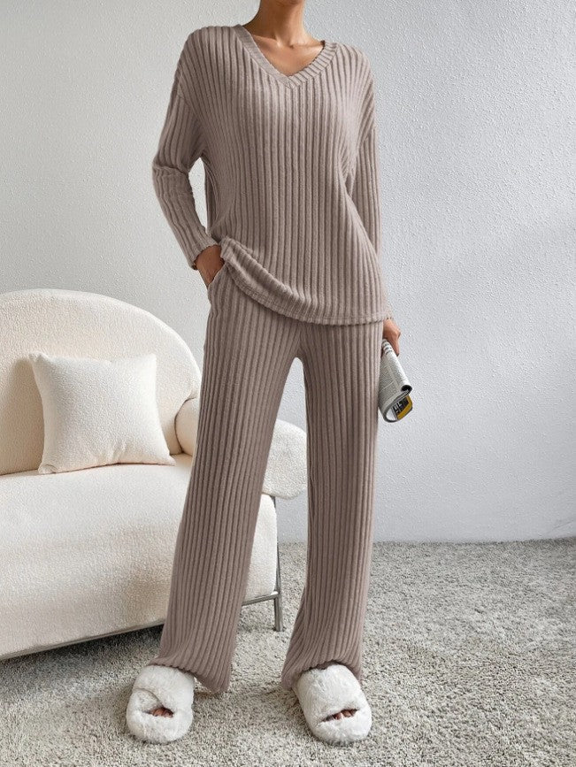 Damen gemütlicher Strickanzug im modernen Rippdesign Drune