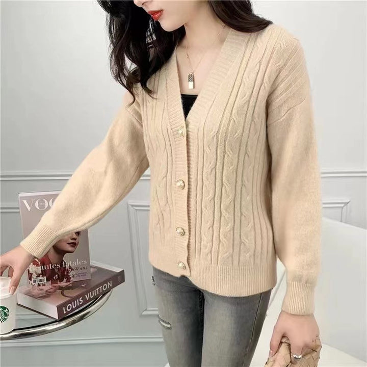 Damen Strickjacke mit elegantem Zopfmuster und hochwertigen Knopfdetails Drune