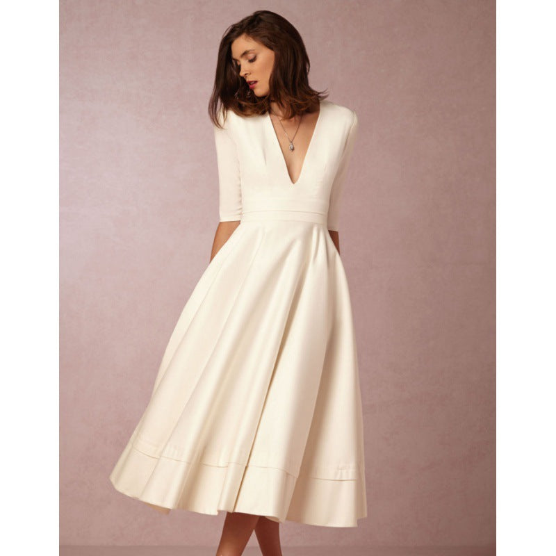 Damen Maxikleid mit tiefem V-Ausschnitt und schwingendem Rock Drune