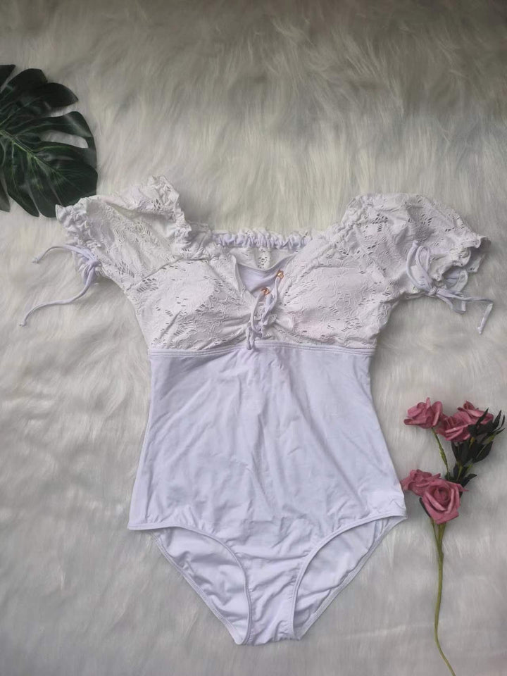Damen Einteiler-Badeanzug mit romantischen Spitzen-Details Drune