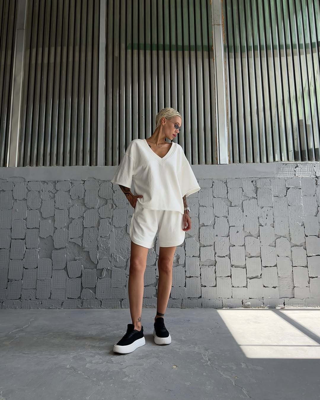 Damen lässiges V-Ausschnitt Oberteil und Shorts-Set Drune