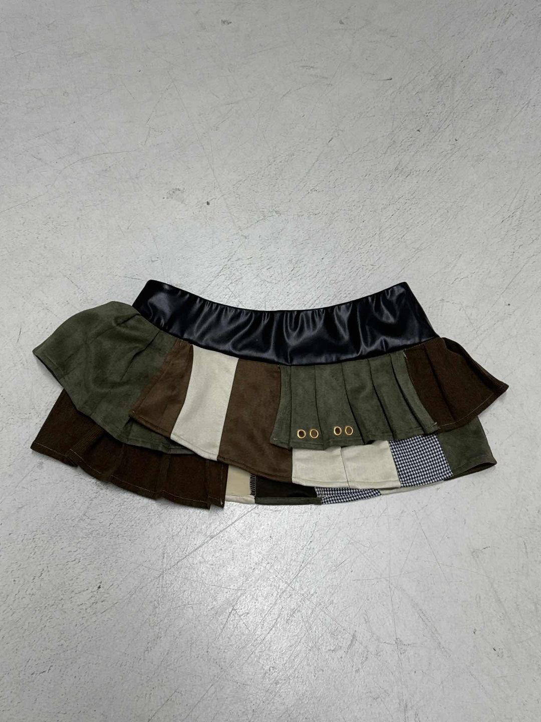 Damen Rock mit einzigartigem asymmetrischen Design und mehrlagiger Rüsche Drune