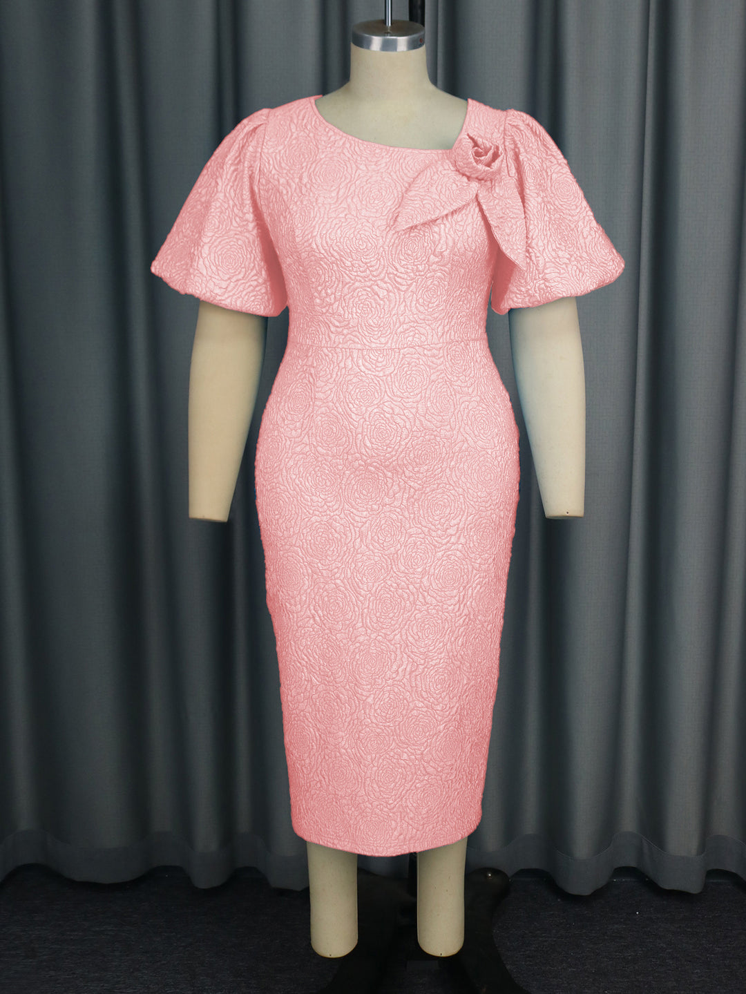 Damen elegantes Etuikleid mit fließenden Puffärmeln und Blumenapplikation Drune