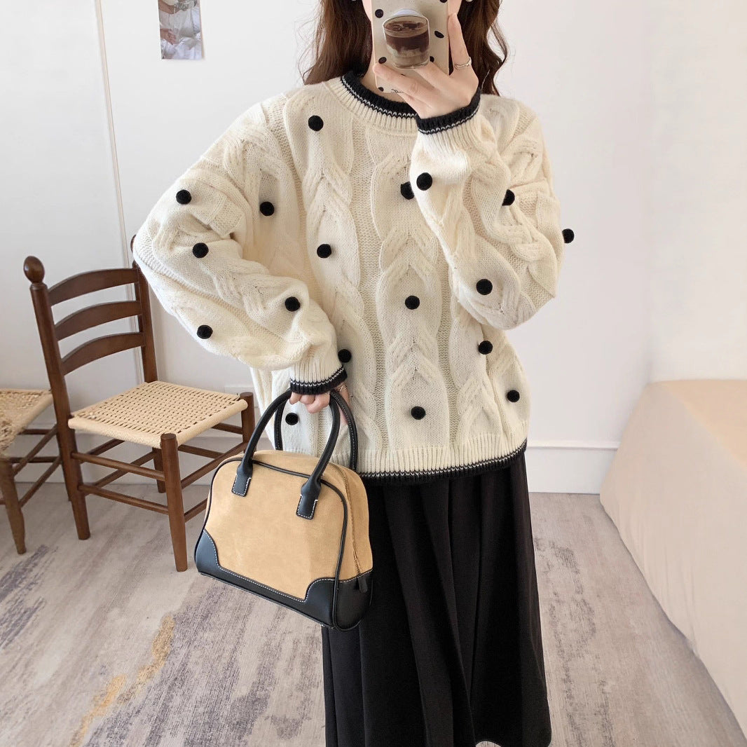 Damen Strickpullover mit doppelter Zopftextur und dekorativen Pompons Drune