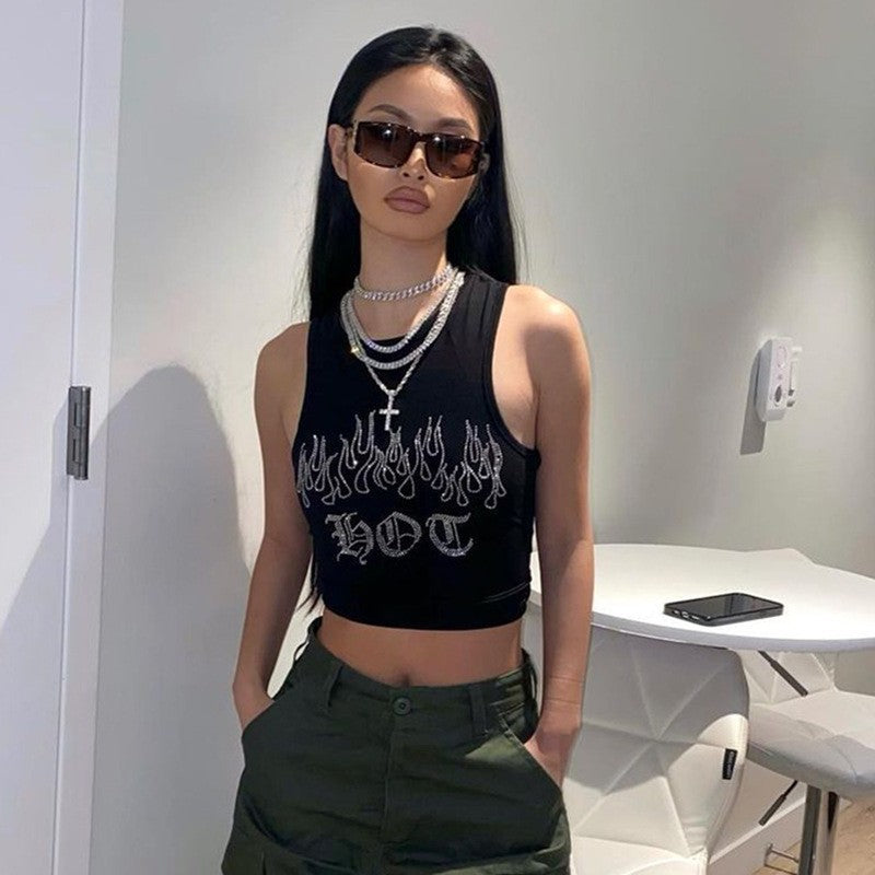 Damen Crop-Top mit auffälligem Flammenmotiv und glänzenden Akzenten Drune