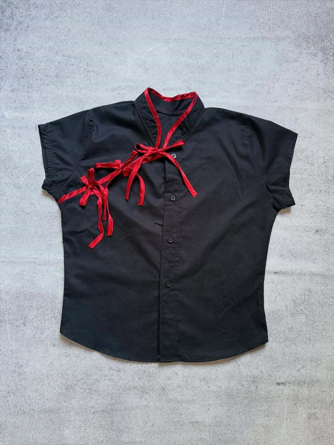 Damen Urbanes Karo-Top mit raffinierten Rüschendetails Drune
