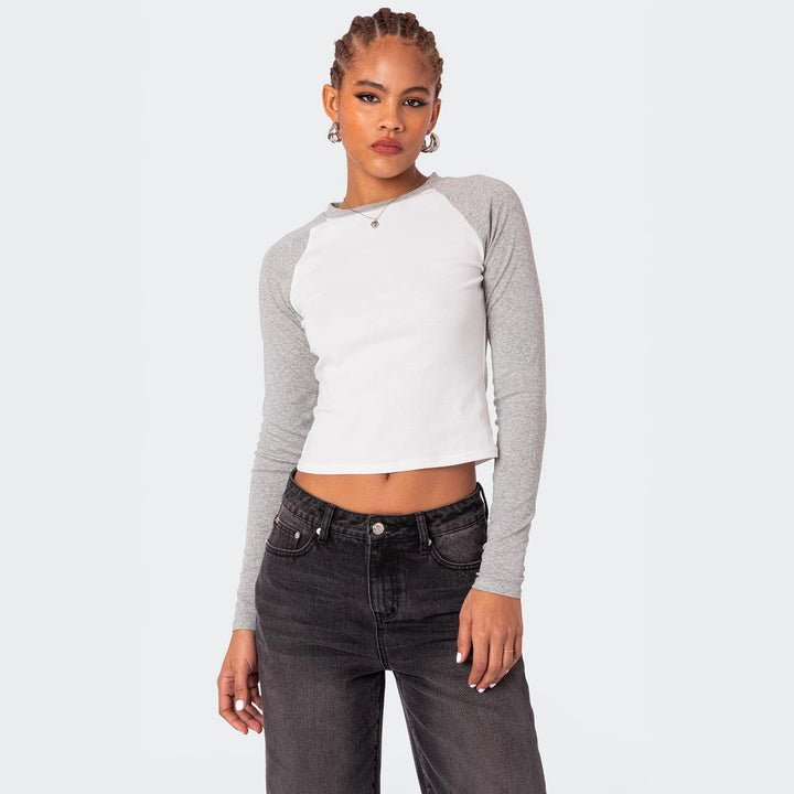 Damen Langarmshirt mit Kontrastärmeln und figurbetontem Schnitt Drune