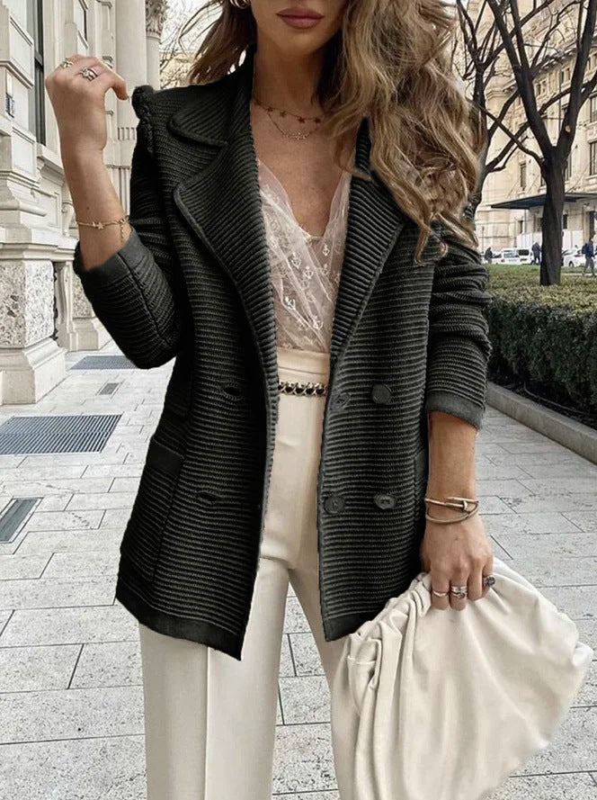 Damen Schnittiger Strickblazer Drune