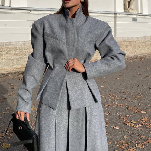 Damen elegantes und modernes Anzugset mit tailliertem Blazer und schwingendem Rock Drune