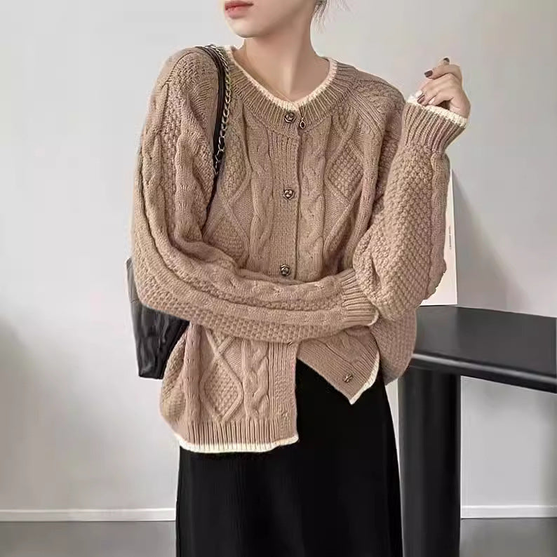 Damen Grobstrickjacke mit Zopfmuster und dekorativen Knöpfen Drune