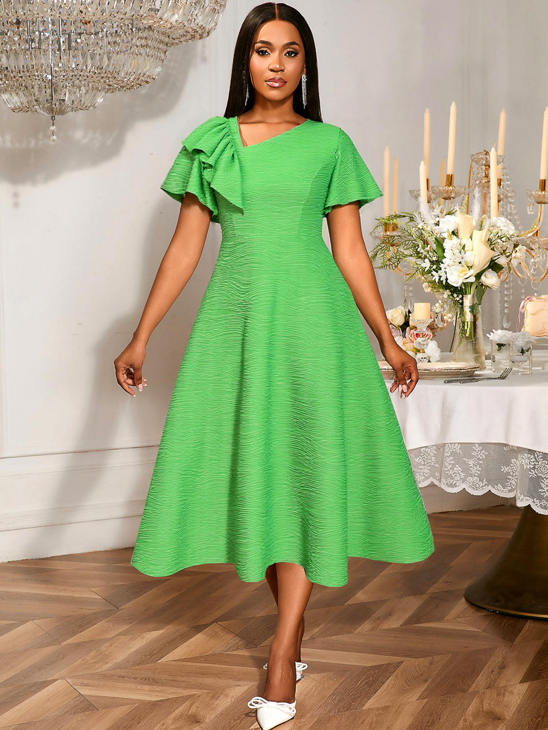 Damen Elegantes Midikleid mit asymmetrischem Rüschendetail Drune