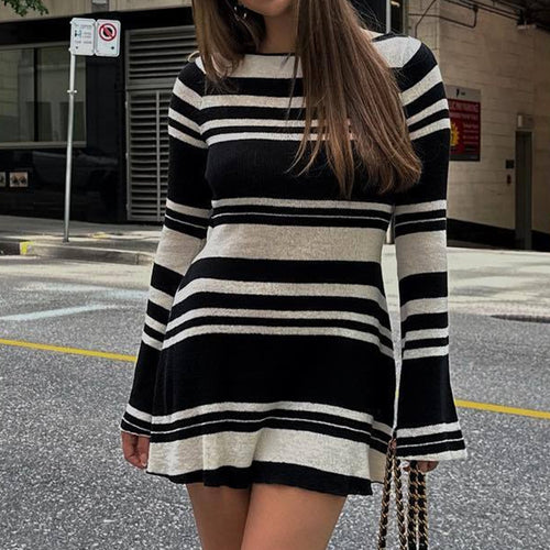 Damen trendiges Strickkleid mit lässigem Schnitt und modischen Ärmelakzenten Drune