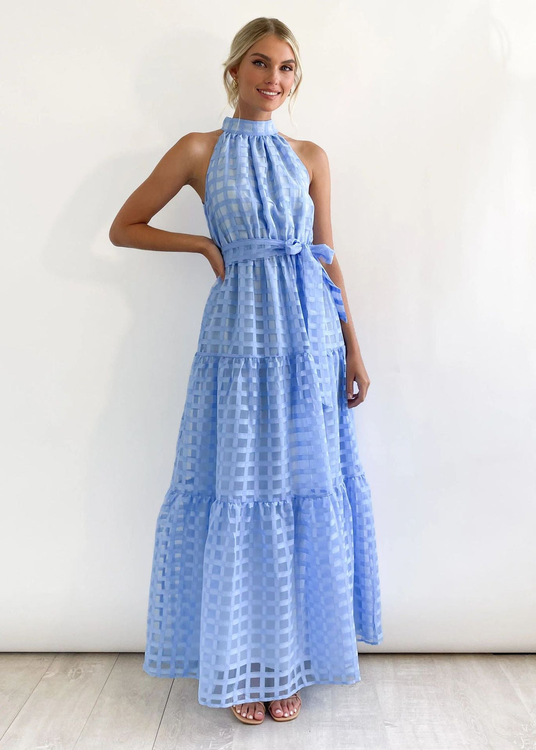 Damen Maxikleid mit raffiniertem Hochkragen und gestuftem Design Drune