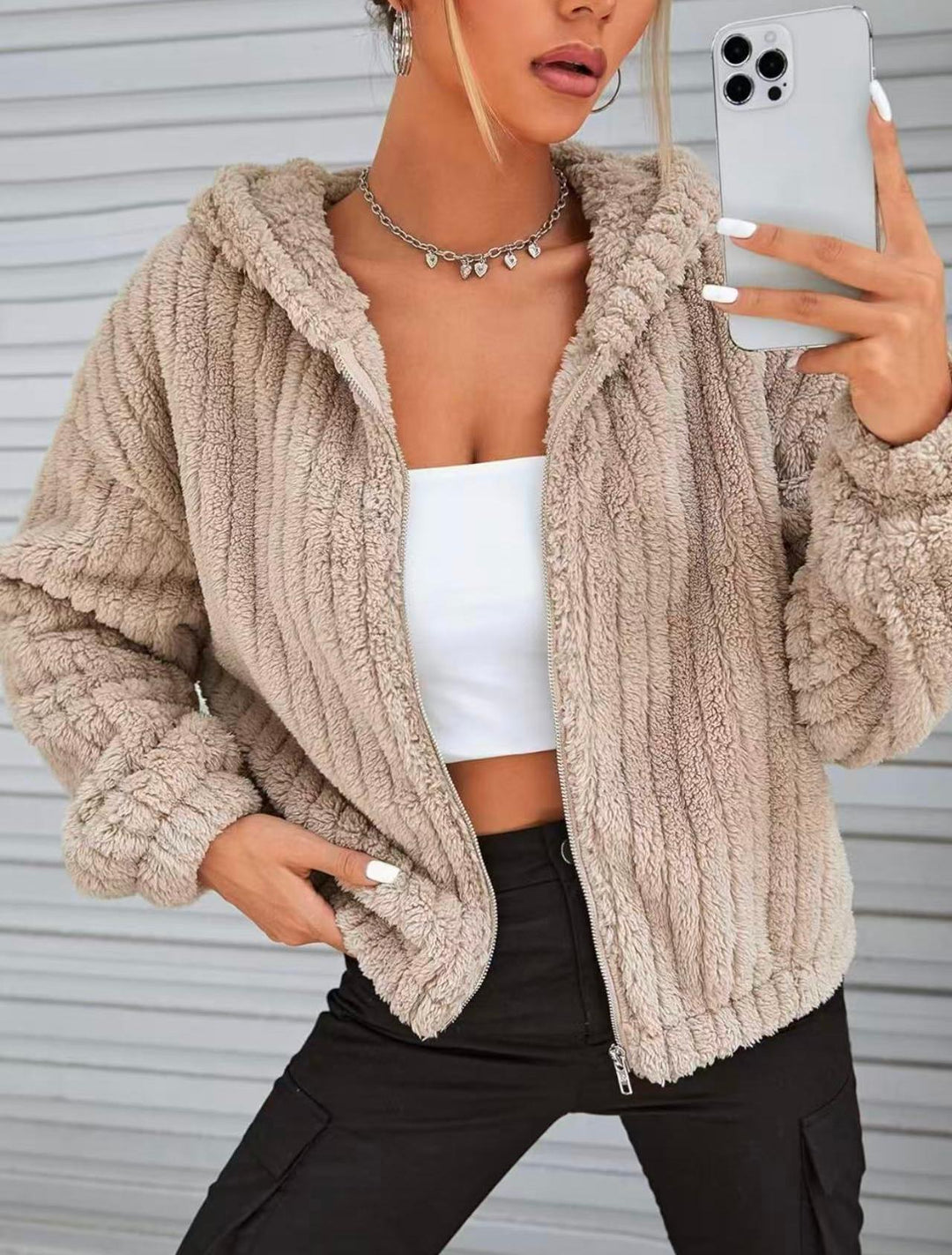 Damen Plüschjacke mit hohem Kragen und seitlichen Taschen Drune