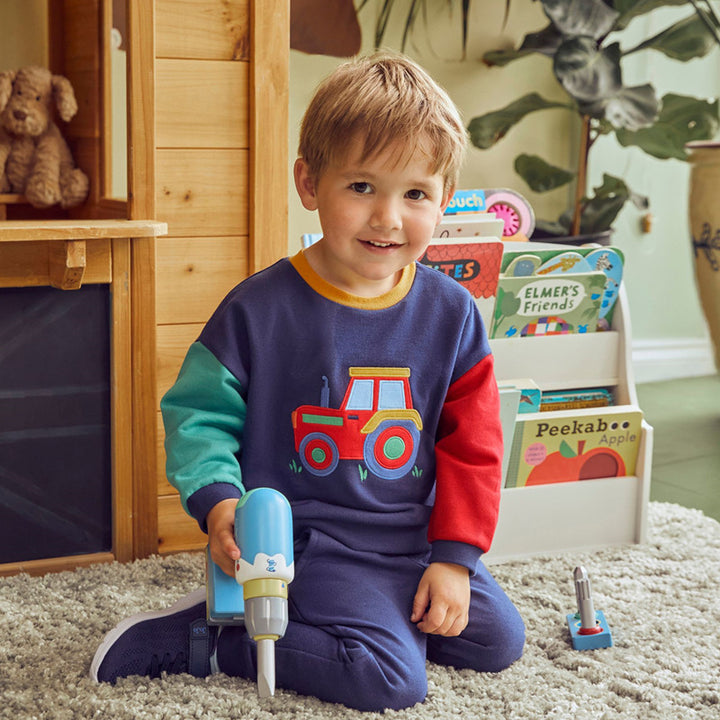 Jungen Sweatshirt- und Jogginghose-Set mit aufregendem Traktor-Design Drune