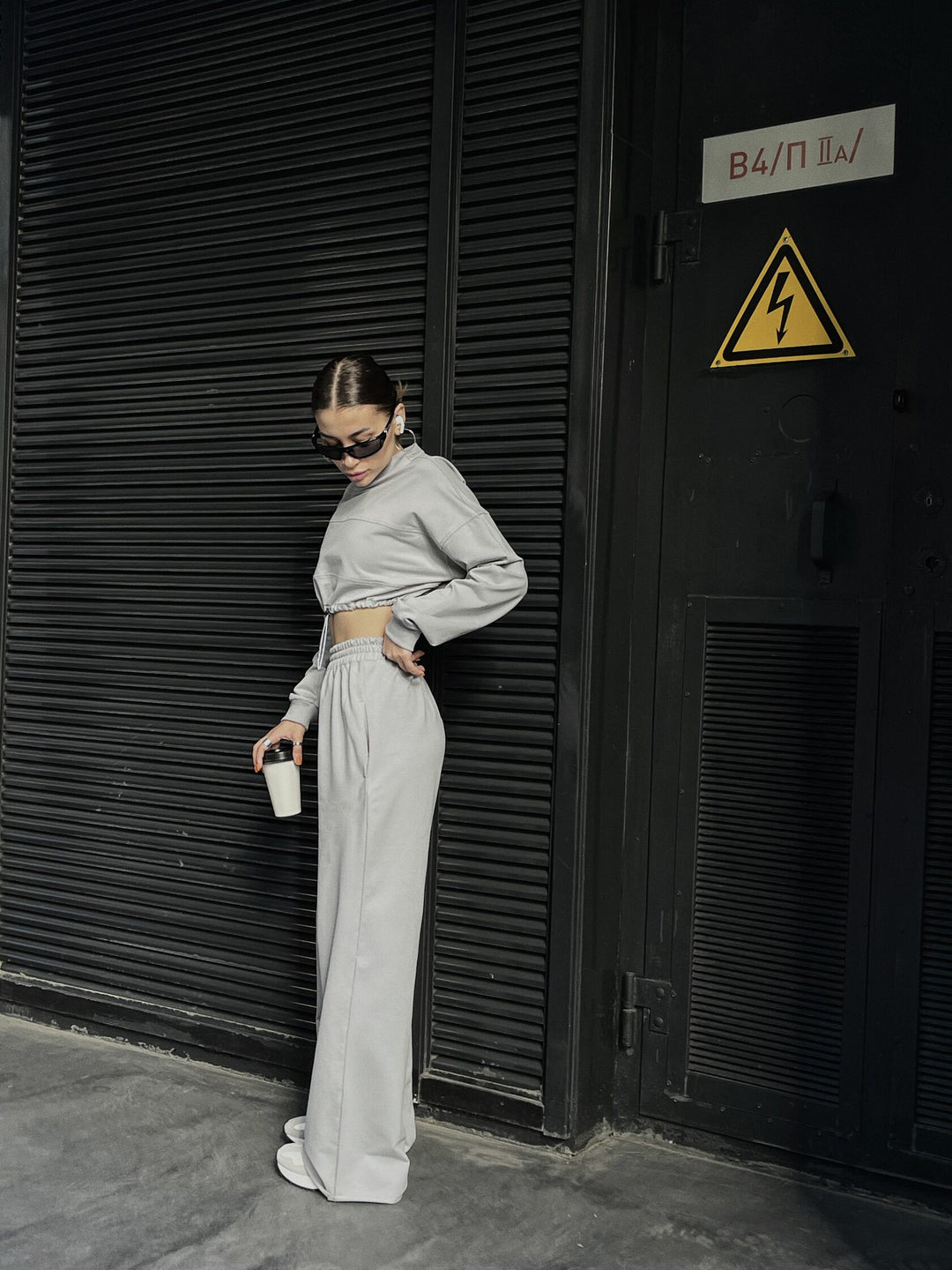 Damen cropped Sweatshirt und weit geschnittene Jogginghose Set Drune