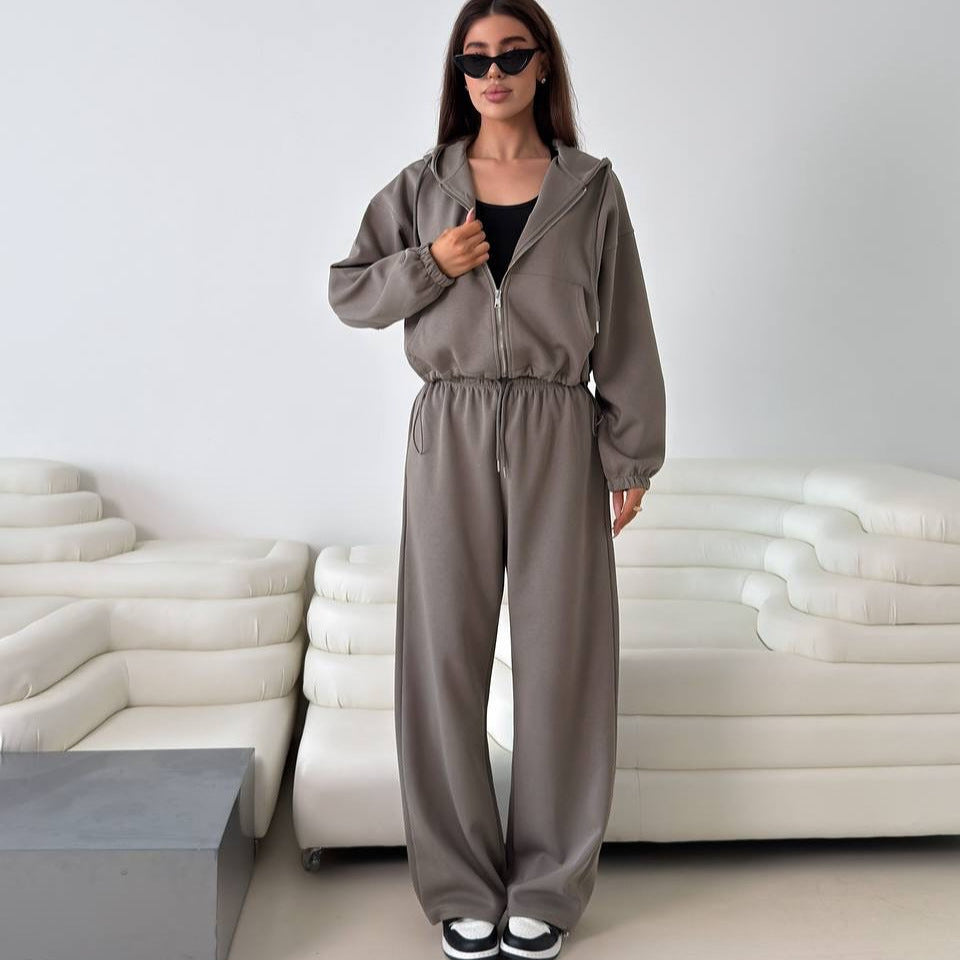 Damen modischer Hoodie mit kurzem Schnitt und passenden Jogginghosen Drune