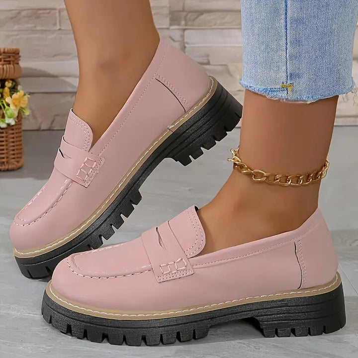 Damen robuster Plateau-Halbschuh im Loafer-Stil mit profilierter Gummisohle und dekorativem Steg Drune