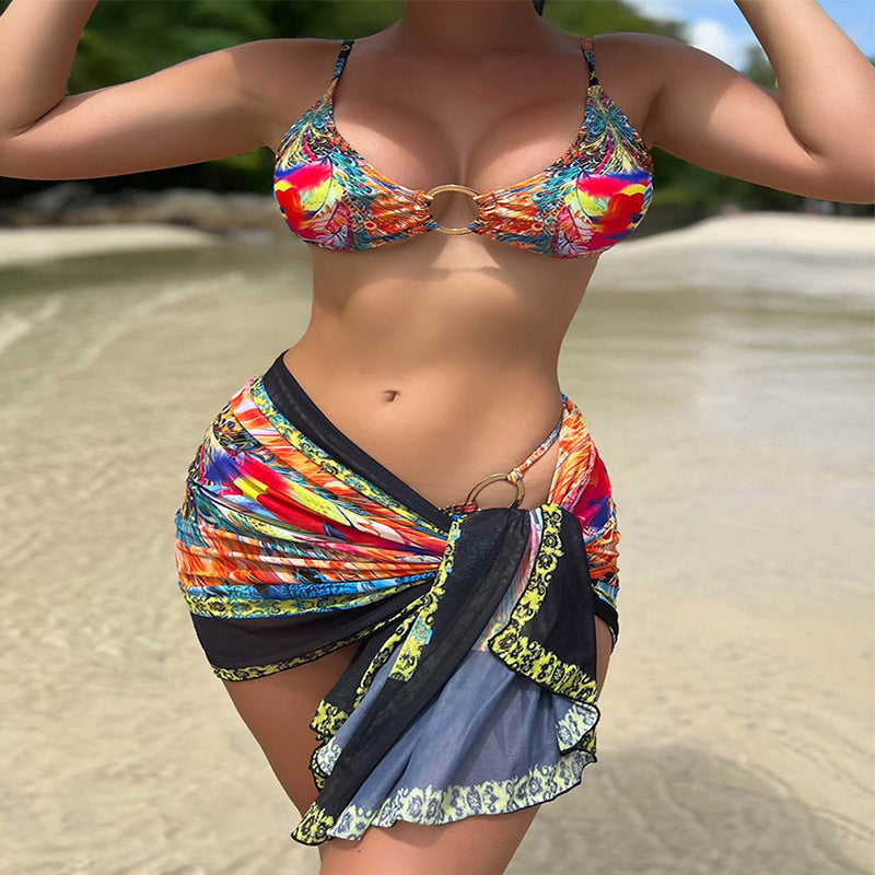 Damen Bikiniset mit auffälligem Wickelrock und floralem Oberteil Drune